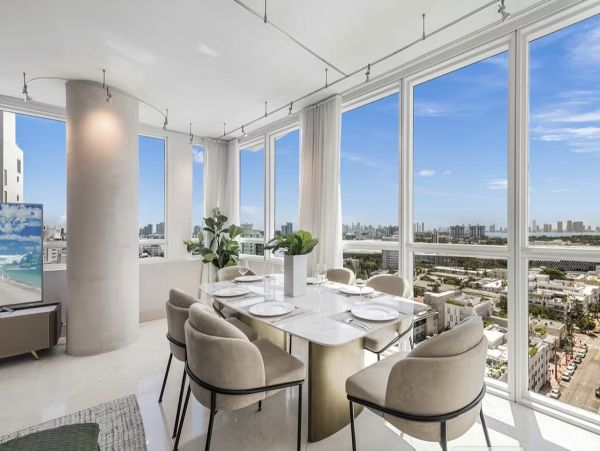 Luxury South Beach Rentals - Oceanfront Balcony, 3 Pools & Spa Access